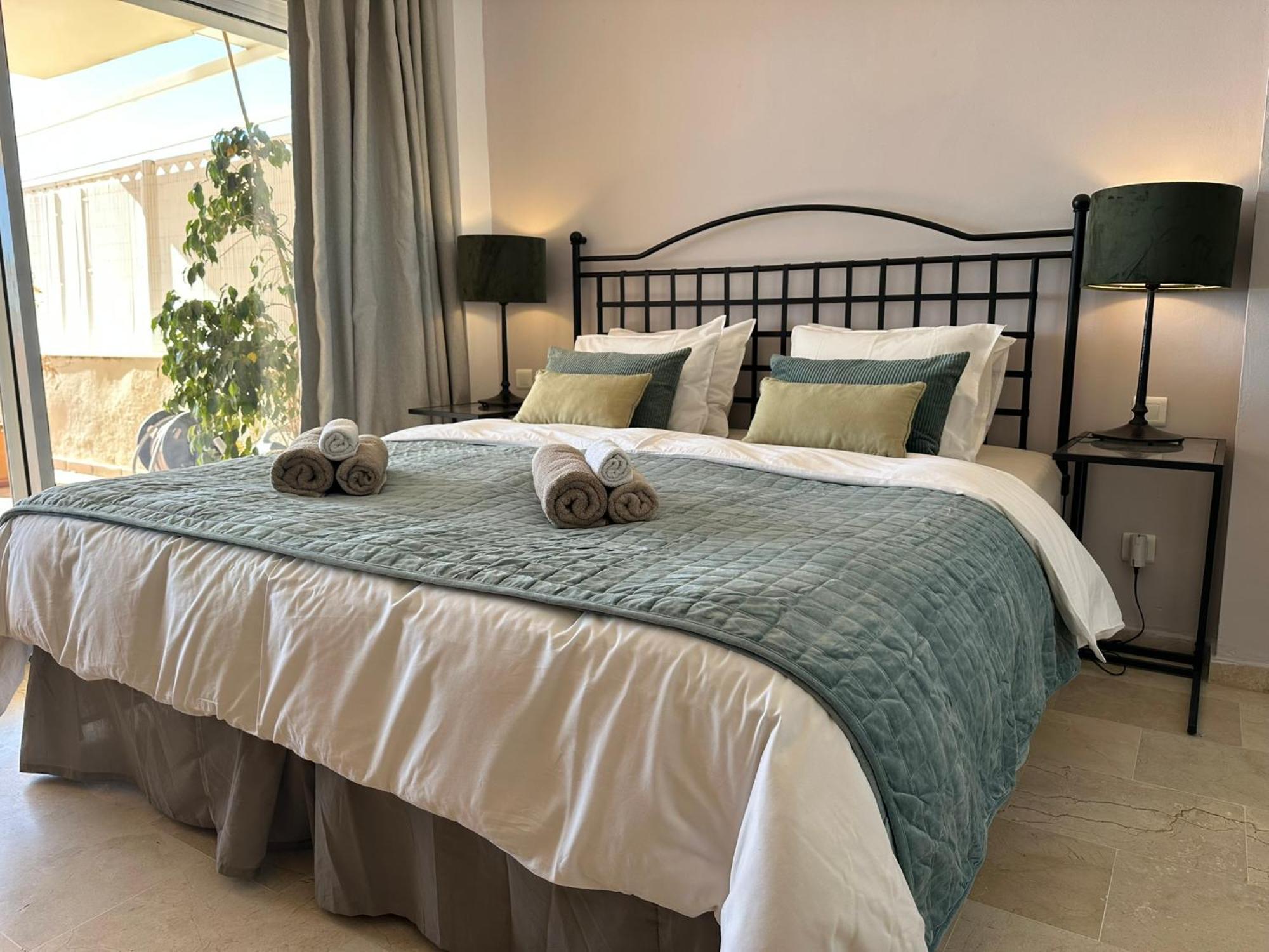 Apartments Bermuda Beach Estepona Exterior photo