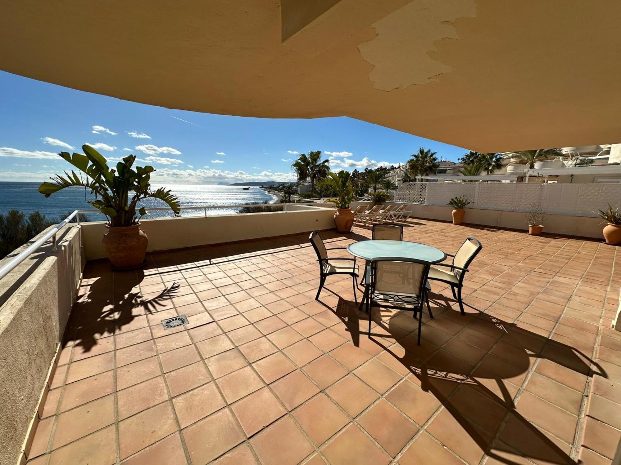 Apartments Bermuda Beach Estepona Exterior photo